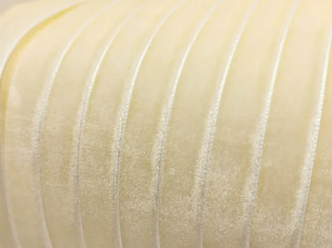 Panglica catifea 10mm ivory (1m)