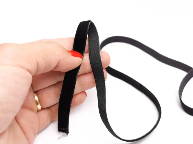 Panglica catifea 10mm negru (1m)