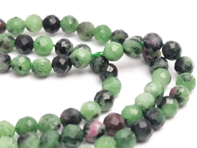 Sirag Ruby zoisite microfatetat 4mm