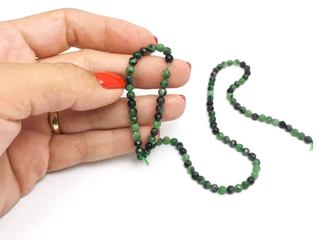 Sirag Ruby zoisite microfatetat 4mm