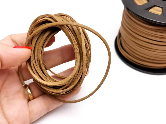Snur suede imitatie piele latime 3mm maro caramel (5metri)