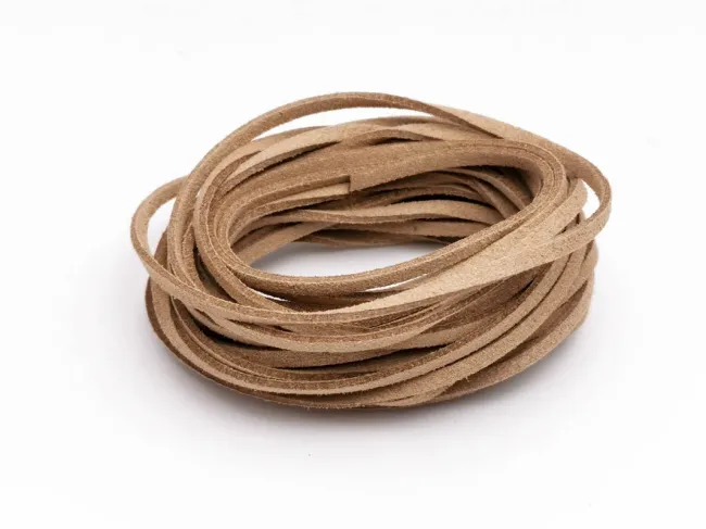 Snur suede imitatie piele intoarsa latime 3mm bej (5metri)