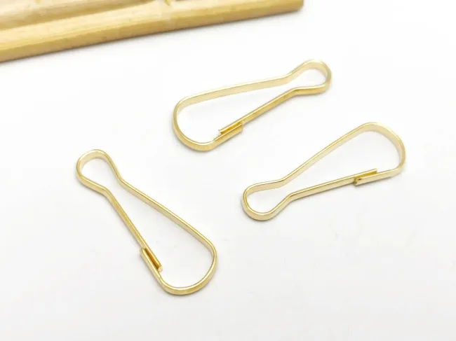 Inchizatoare tip carlig breloc 22x8x1.5mm auriu