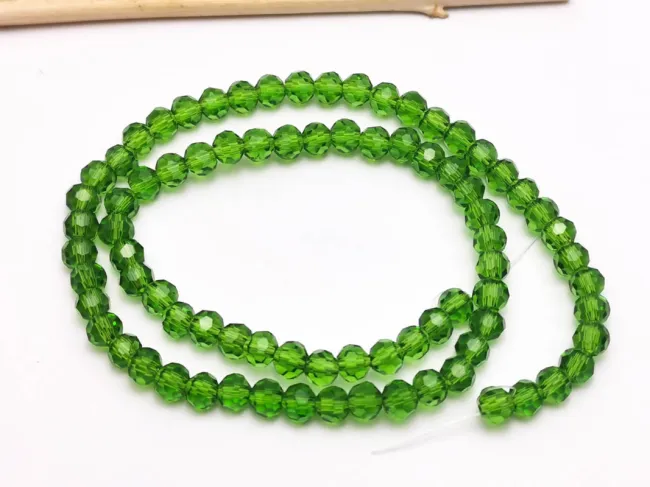Margele cristal rotund fatetat 4mm verde (sirag)
