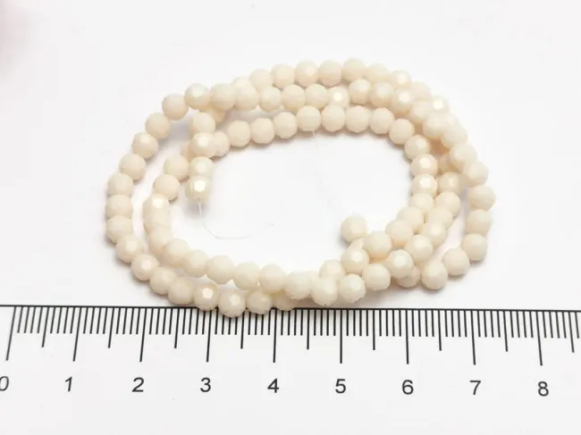Margele cristal rotund fatetat 4mm roz pudra deschis opac (sirag)