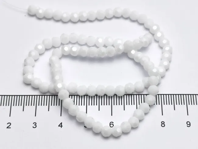 Margele cristal rotund fatetat 4mm alb opac lustered (sirag)