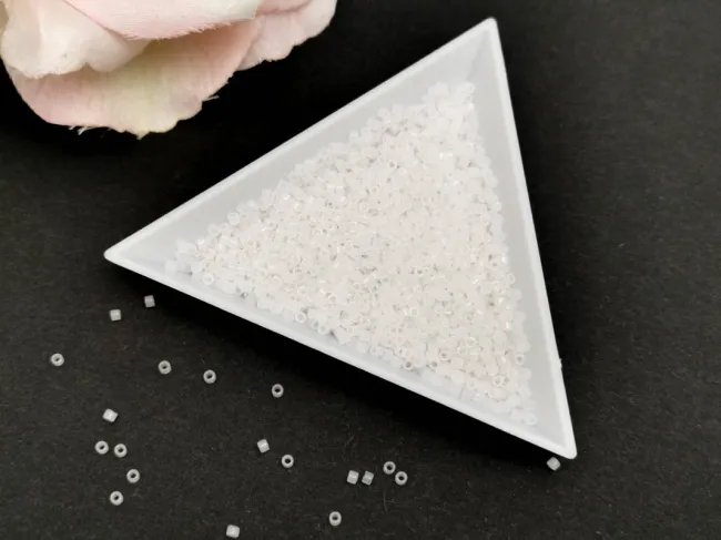 Miyuki delica 11/0 white opal (5g)