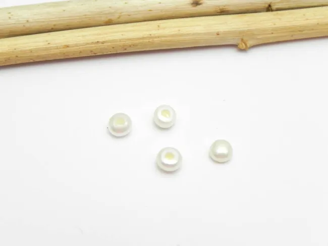 Perle de cultura semigaurite 4.5~4x4mm (2buc)