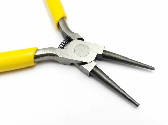 Cleste bijuterii cu falci rotunde cu maner galben