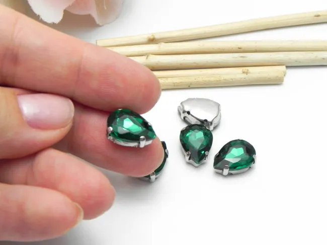 Distantier montee cu rhinestone de cristal 14x10mm emerald