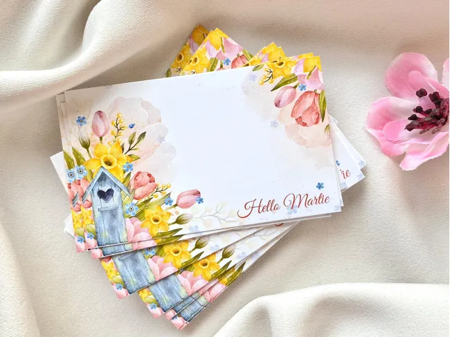 Cartonas martisor hello primavara 8.6x5.3cm (50buc)