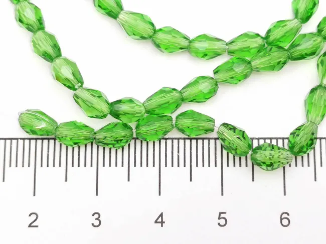 Margele cristal picatura 6x4mm verde (sirag)