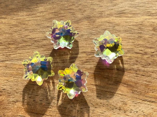 Pandantiv sticla fulg de nea 14mm transparent auriu AB