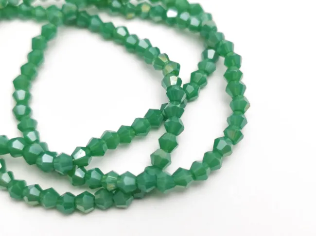 Margele cristal biconic 2x3mm verde opac lustered (sirag)