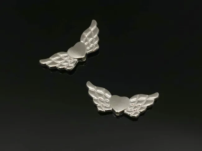 Margele metalice inima cu aripi 22x9x3mm argintiu