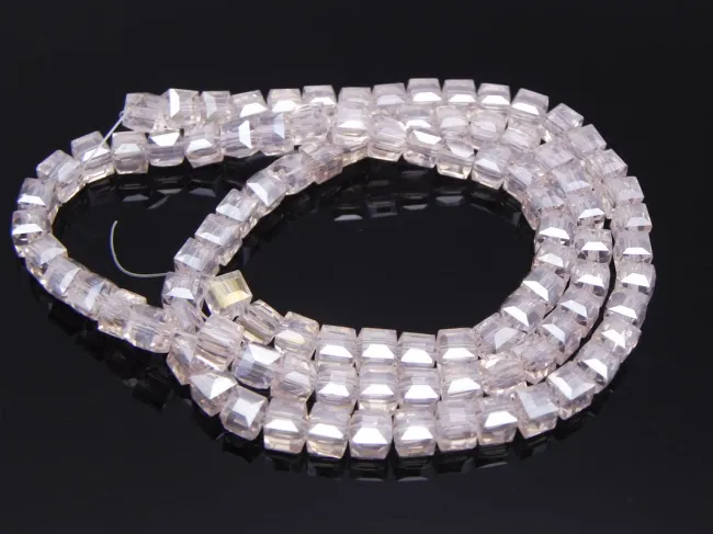 Margele cristal cub fatetat 4mm roz (sirag)