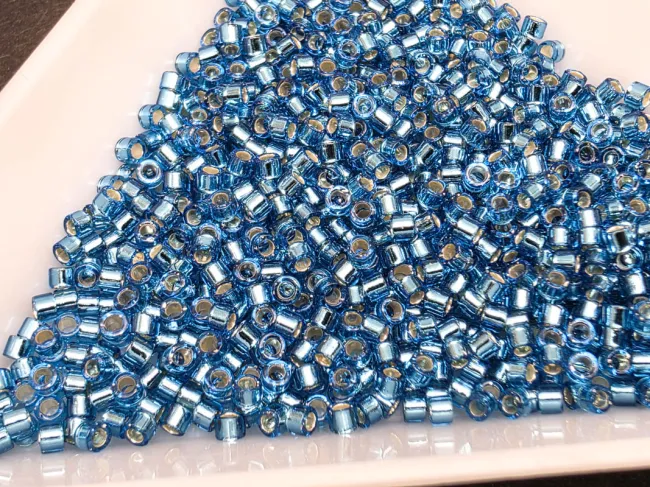 Miyuki delica 11/0 Silver Lined Teal (5g)