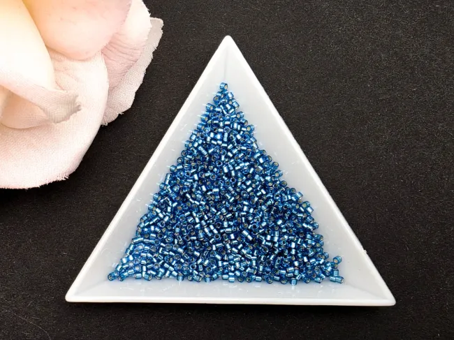 Miyuki delica 11/0 Silver Lined Teal (5g)