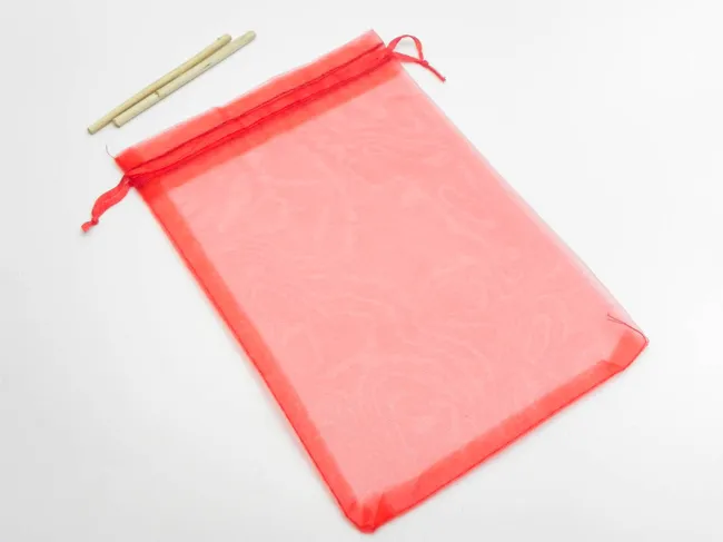 Saculet organza 18x13cm, interior 15.5x13cm rosu