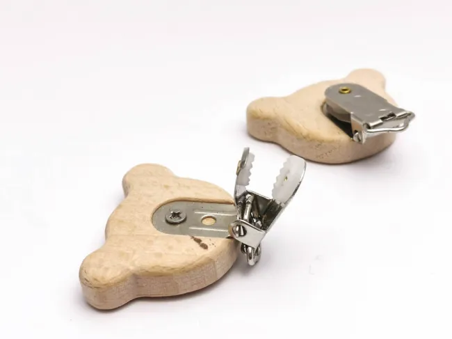 Clips pentru lant suzeta natur 50x34x17mm ursulet