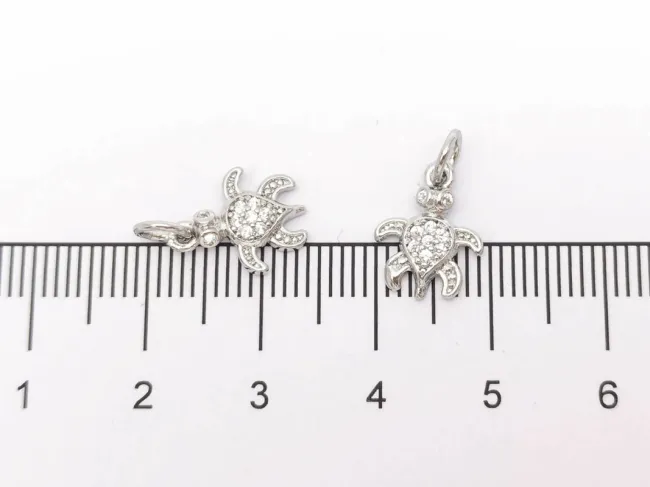 Charm cubic zirconia testoasa 13x10mm argintiu