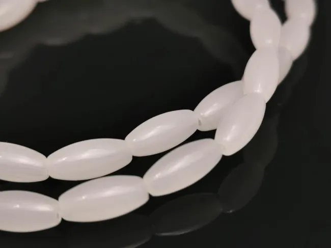 Margele sticla ovale 9x4mm alb laptos (sirag)