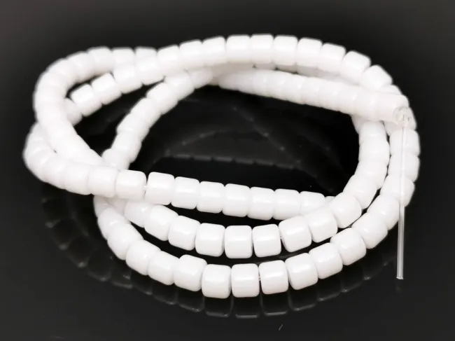 Margele sticla rondele 4x3.5mm alb opac (sirag)