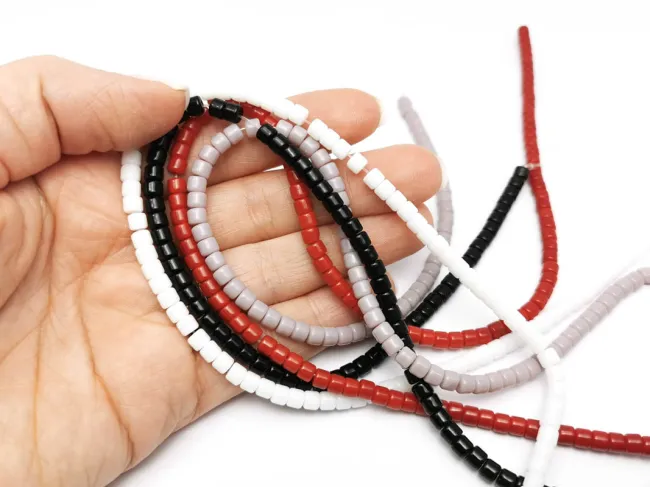 Margele sticla rondele 4x3.5mm rosu opac (sirag)