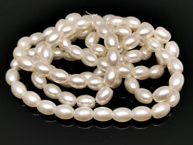 Perle de sticla ovale 8x6mm ivory (sirag)