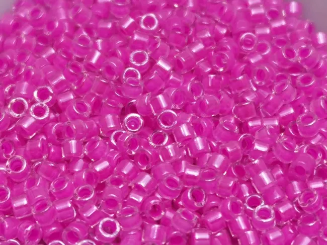 Miyuki delica 11/0 Luminous Hot Magenta (5g)