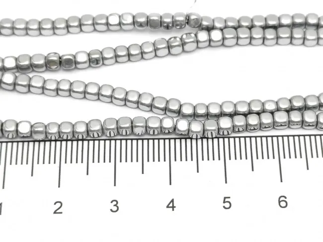 Sirag hematit cub rotunjit 3x3mm argintiu deschis