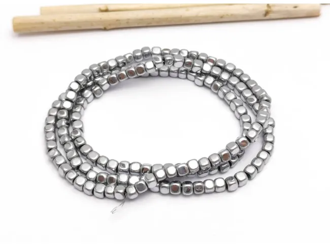 Sirag hematit cub rotunjit 3x3mm argintiu deschis