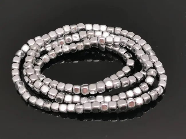 Sirag hematit cub rotunjit 3x3mm argintiu deschis