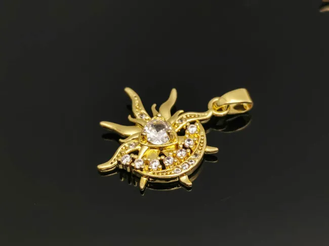Charm soare si luna din cubic zirconia 22x19mm auriu