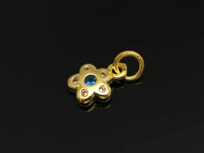 Charm floare din cubic zirconia auriu 9.5x7x2mm marin