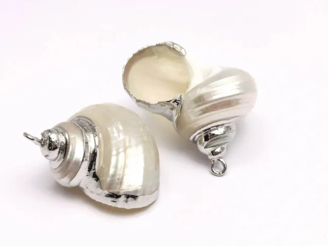 Pandantiv scoica sidef electroplacata 37~24x28~18x23~13mm