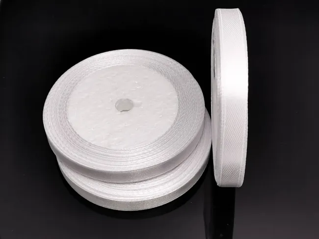 Panglica saten latime 10mm alb (22m)