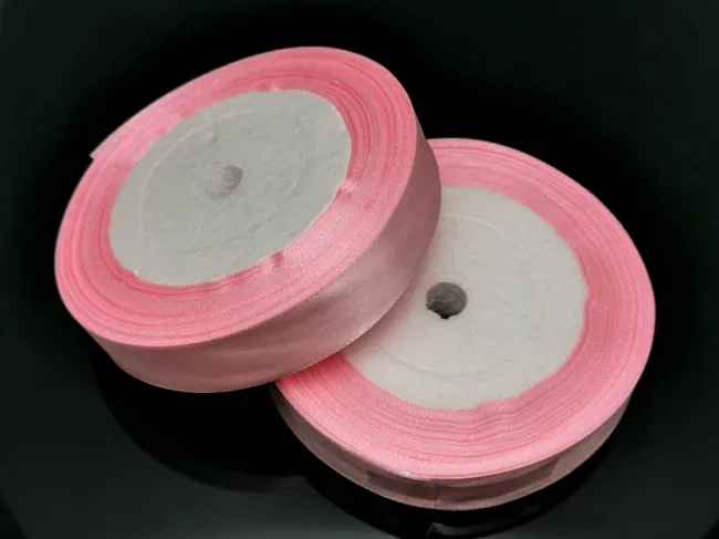 Panglica saten latime 20mm roz (22m)