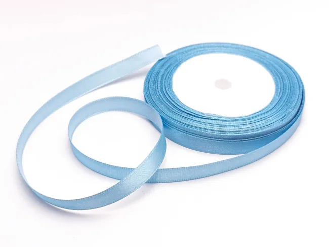 Panglica saten latime 10mm albastru deschis (22m)
