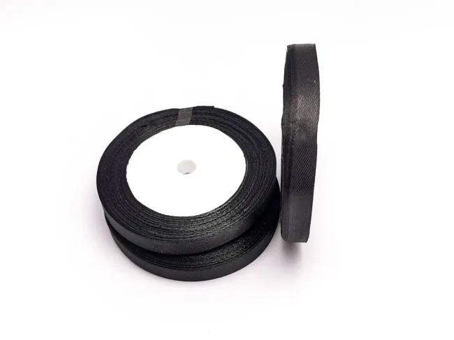 Panglica saten latime 10mm negru (22m)