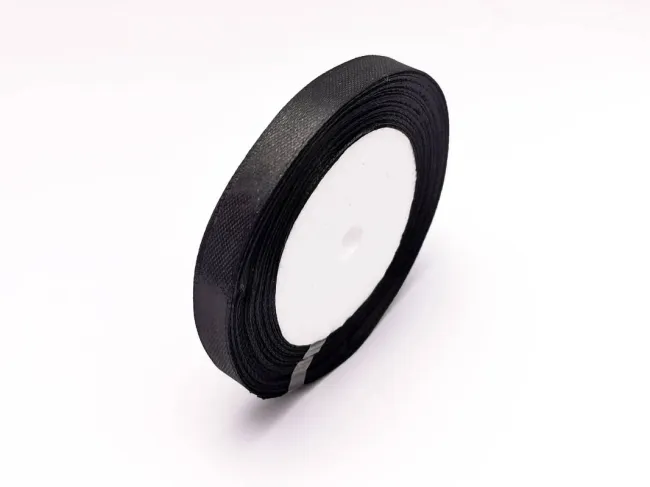 Panglica saten latime 10mm negru (22m)