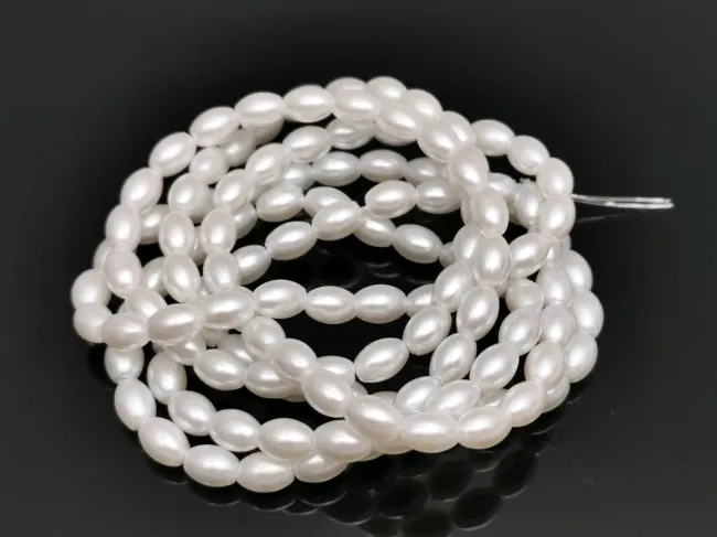 Perle de sticla ovale 6x4mm alb (sirag)