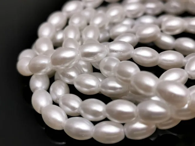 Perle de sticla ovale 6x4mm alb (sirag)