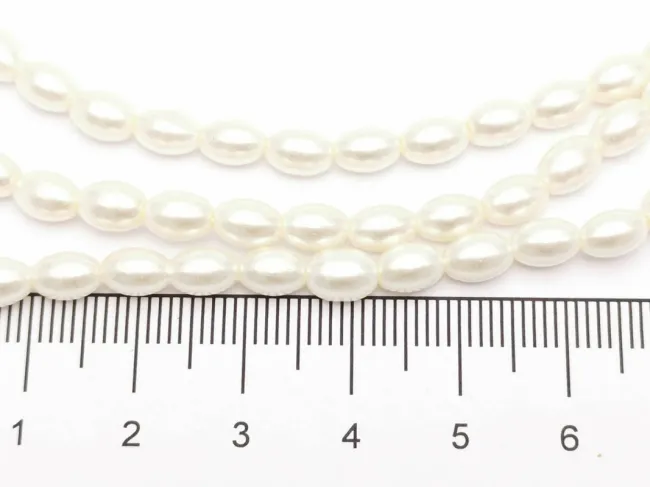 Perle de sticla ovale 6x4mm ivory (sirag)