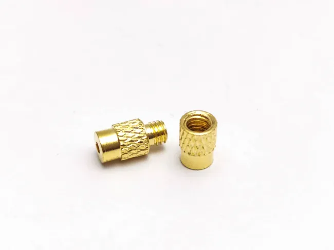 Inchizatoare cu filet din alama 12x4mm auriu