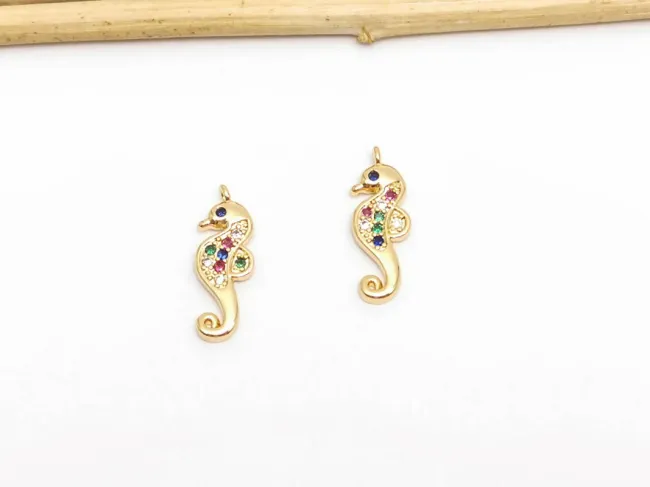 Charm calut de mare din cubic zirconia auriu 15x5.5mm