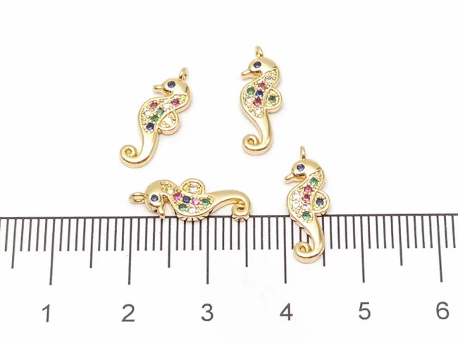 Charm calut de mare din cubic zirconia auriu 15x5.5mm
