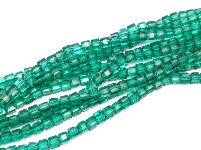 Margele cristal cub fatetat 4mm verde smarald (sirag)