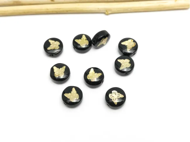 Margele de sticla lampwork cu gravura aurie in forma de fluture 8x6mm negru