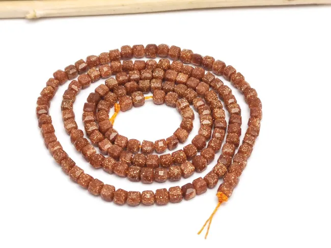 Sirag goldstone cub 2.5x2.5mm